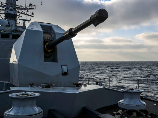 Royal Navy Installs Advanced 5-Inch Gun on HMS Glasgow, Enhancing Submarine Hunting Capabilities