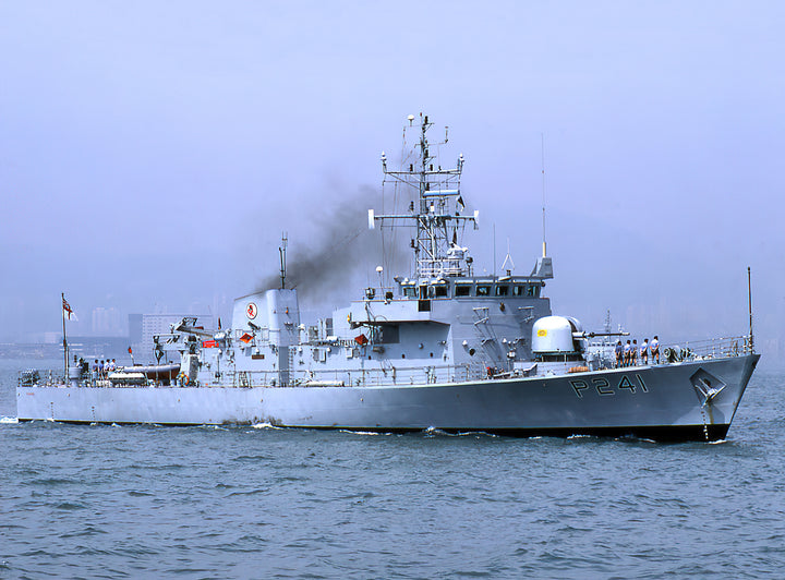 HMS Starling P241 Royal Navy Peacock Class Patrol Vessel Photo Print or Framed Print - Hampshire Prints