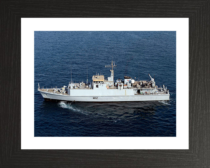 HMS Shoreham M112 Royal Navy Sandown class minehunter Photo Print or Framed Print - Hampshire Prints