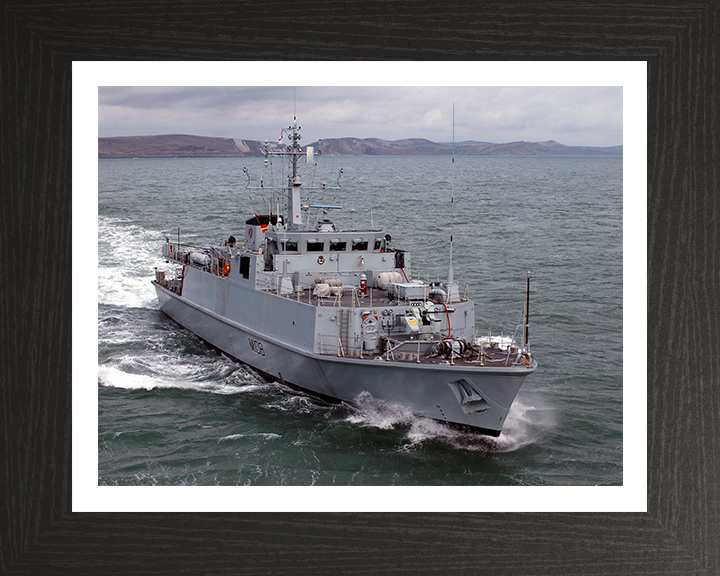 HMS Grimsby M108 Royal Navy Sandown class minehunter Photo Print or Framed Print - Hampshire Prints