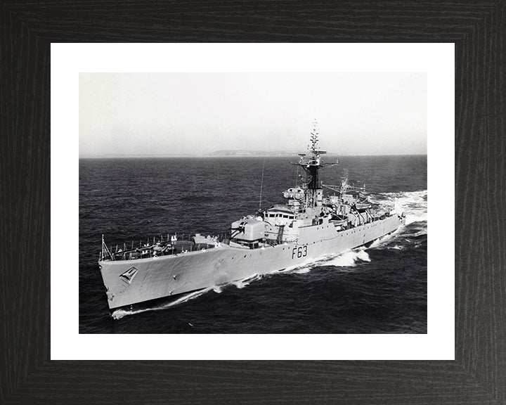 HMS Scarborough F63 | Photo Print | Framed Print | Whitby Class | Frigate | Royal Navy - Hampshire Prints