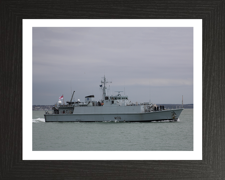 HMS Grimsby M108 Royal Navy Sandown class minehunter Photo Print or Framed Print - Hampshire Prints