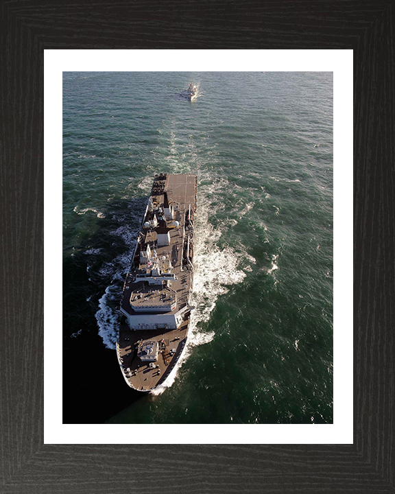 HMS Bulwark L15 | Photo Print | Framed Print | Albion Class | Amphibious Ship | Royal Navy