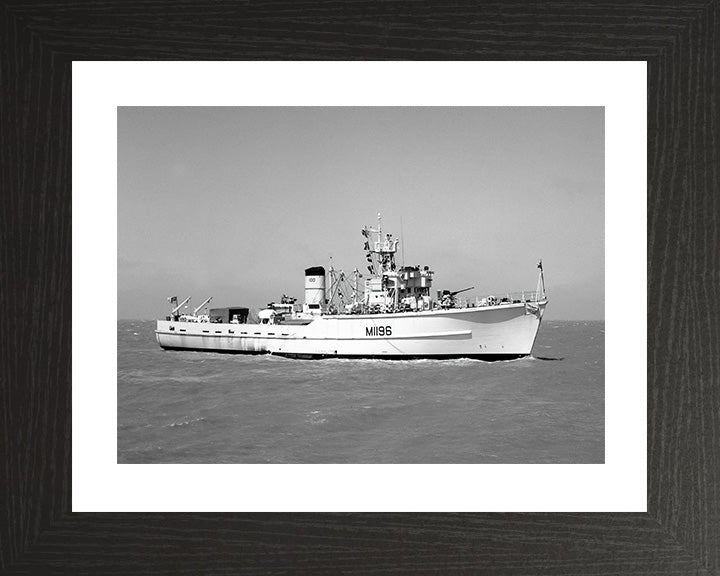 HMS Yarnton M1196 Royal Navy Ton Class Minesweeper Photo Print or Framed Print - Hampshire Prints