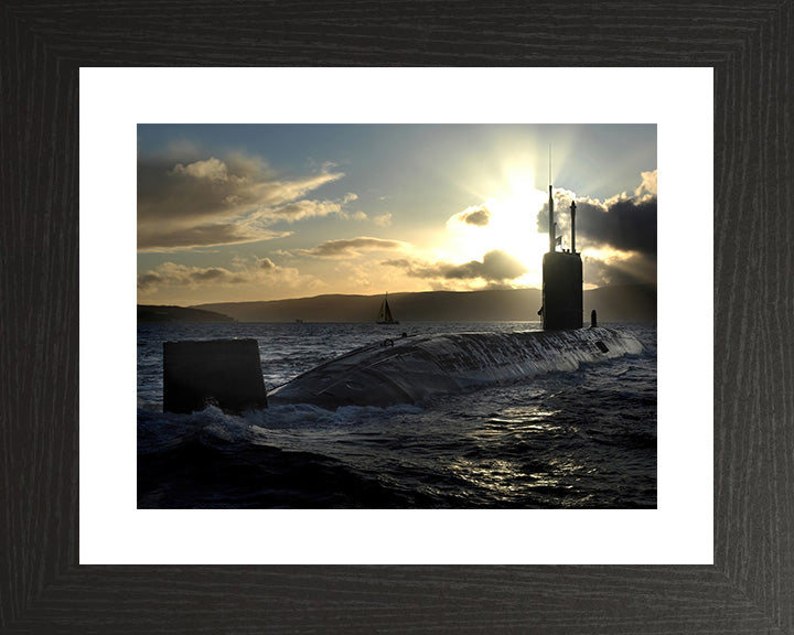 HMS Sceptre S104 Royal Navy Swiftsure class Submarine Photo Print or Framed Print - Hampshire Prints