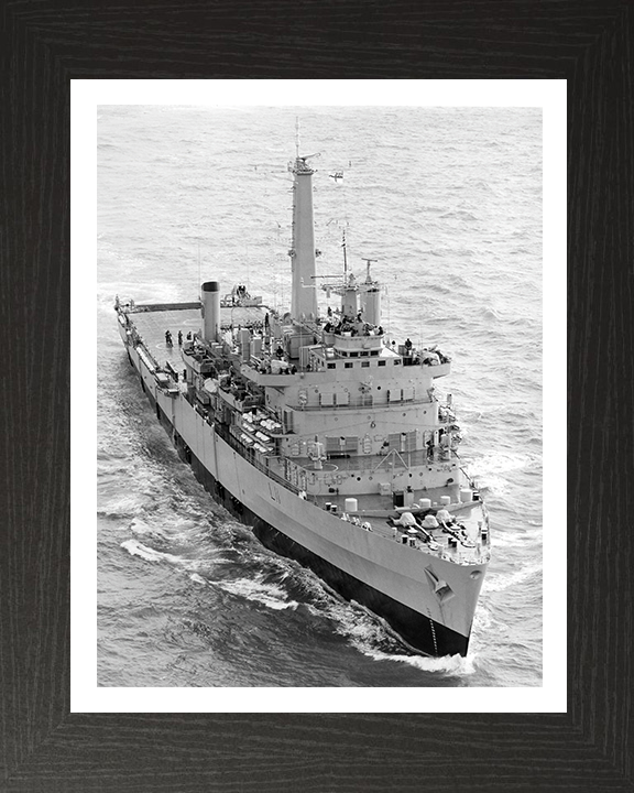 HMS Intrepid L11 | Photo Print | Framed Print | Fearless Class | Amphibious Ship | Royal Navy - Hampshire Prints