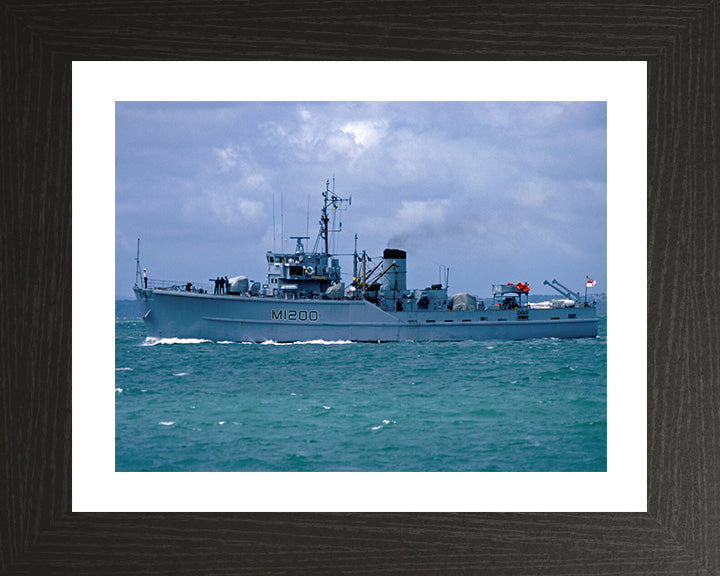 HMS Soberton M1200 Royal Navy Ton Class Minesweeper Photo Print or Framed Print - Hampshire Prints