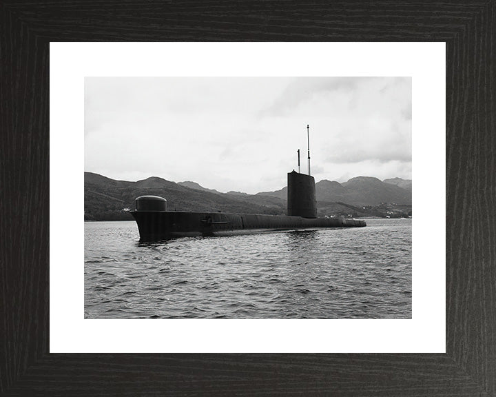 HMS Osiris S13 Royal Navy Oberon class Submarine Photo Print or Framed Print - Hampshire Prints