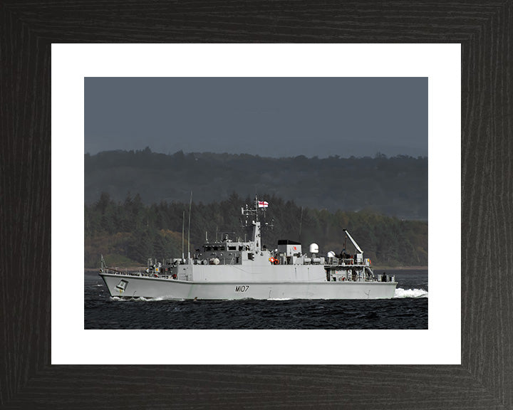 HMS Pembroke M107 Royal Navy Sandown class minehunter Photo Print or Framed Print - Hampshire Prints