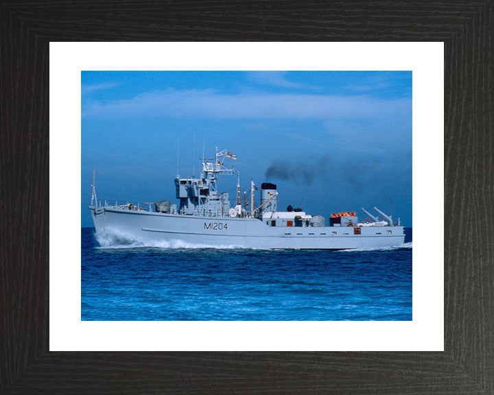 HMS Stubbington M1204 Royal Navy Ton class minesweeper Photo Print or Framed Print - Hampshire Prints