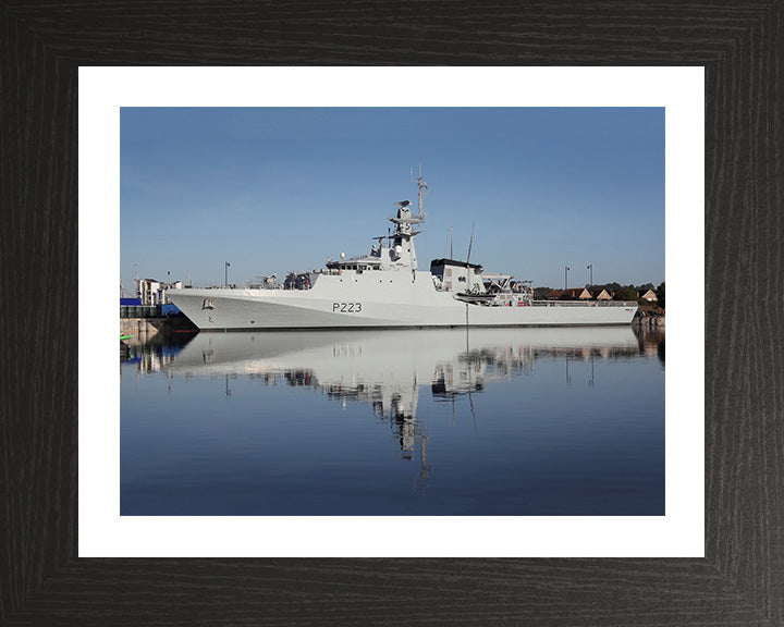 HMS Medway P223 | Photo Print | Framed Print | River Class | Patrol Vessel | Royal Navy - Hampshire Prints