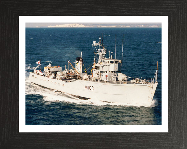 HMS Alfriston M1103 | Photo Print | Framed Print | Ton Class | Minesweeper | Royal Navy