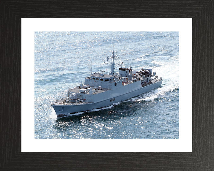 HMS Penzance M106 | Photo Print | Framed Print | Sandown Class | Minehunter | Royal Navy - Hampshire Prints