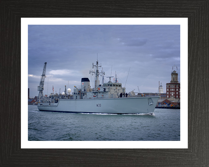 HMS Hurworth M39 Royal Navy Hunt class mine countermeasures vessel Photo Print or Framed Print - Hampshire Prints