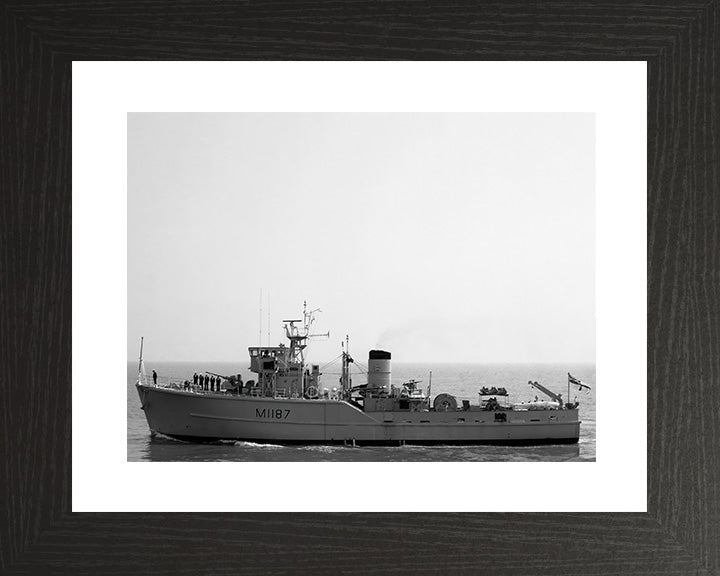 HMS Upton M1187 Royal Navy Ton class minesweeper Photo Print or Framed Print - Hampshire Prints