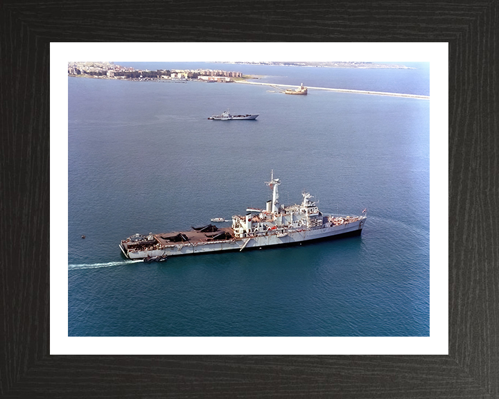 HMS Intrepid L11 | Photo Print | Framed Print | Fearless Class | Amphibious Ship | Royal Navy - Hampshire Prints