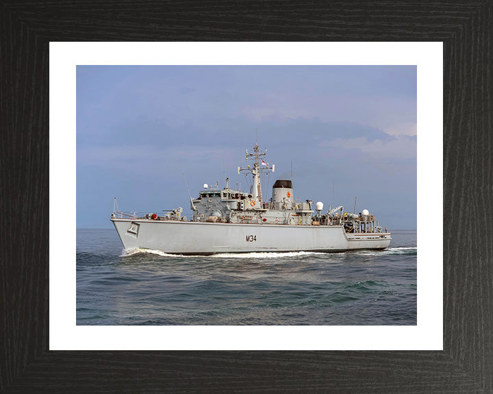 HMS Middleton M34 | Photo Print | Framed Print | Hunt Class | Mine Warfare Vessel | Royal Navy - Hampshire Prints