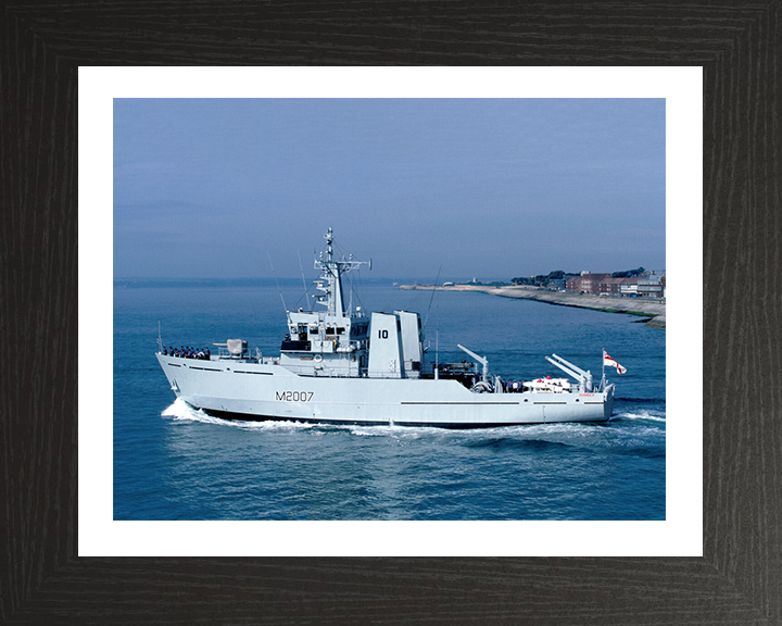 HMS Humber M2007 Royal Navy River class minesweeper Photo Print or Framed Print - Hampshire Prints