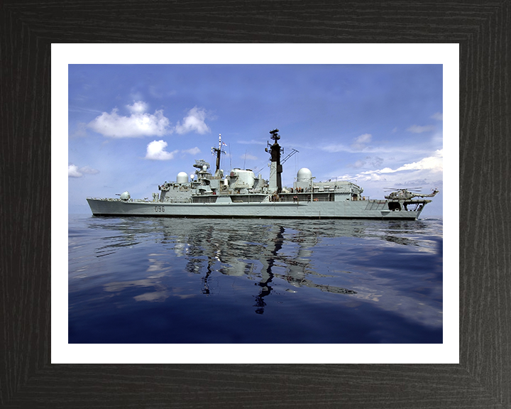 HMS Gloucester D96 Royal Navy Type 42 destroyer Photo Print or Framed Print - Hampshire Prints