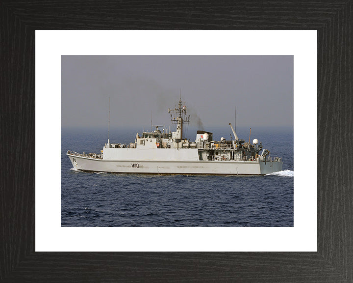 HMS Ramsey M110 Royal Navy Sandown class minehunter Photo Print or Framed Print - Hampshire Prints