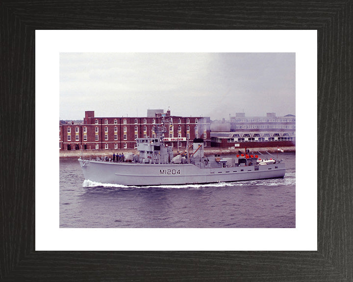 HMS Stubbington M1204 | Photo Print | Framed Print | Ton Class | Minesweeper | Royal Navy - Hampshire Prints