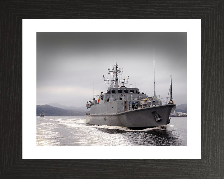 HMS Ramsey M110 Royal Navy Sandown class minehunter Photo Print or Framed Print - Hampshire Prints