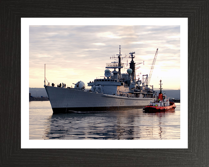 HMS Gloucester D96 Royal Navy Type 42 destroyer Photo Print or Framed Print - Hampshire Prints