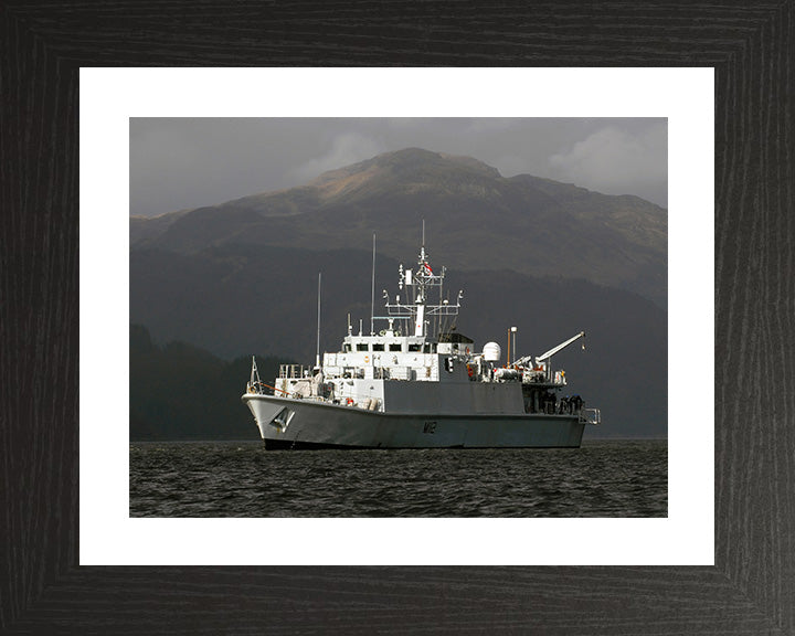 HMS Shoreham M112 | Photo Print | Framed Print | Sandown Class | Minehunter | Royal Navy - Hampshire Prints