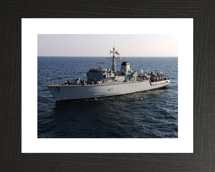 HMS Chiddingfold M37 Royal Navy Hunt class minehunter Photo Print or Framed Print - Hampshire Prints