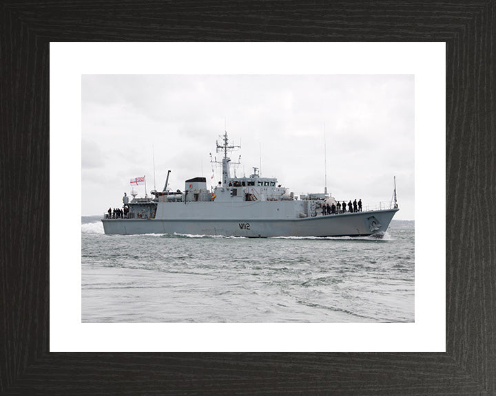 HMS Shoreham M112 Royal Navy Sandown class minehunter Photo Print or Framed Print - Hampshire Prints