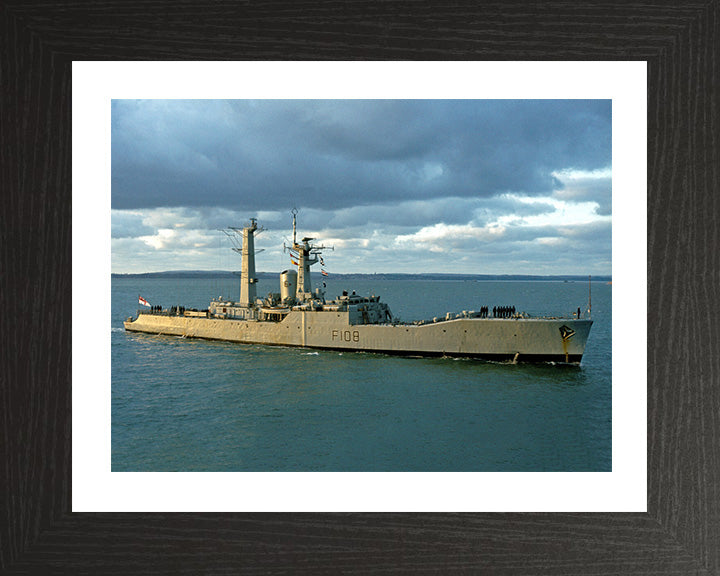 HMS Londonderry F108 Royal Navy Rothesay class frigate Photo Print or Framed Print - Hampshire Prints