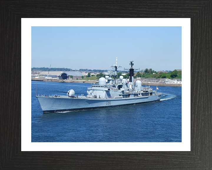 HMS Gloucester D96 Royal Navy Type 42 destroyer Photo Print or Framed Print - Hampshire Prints