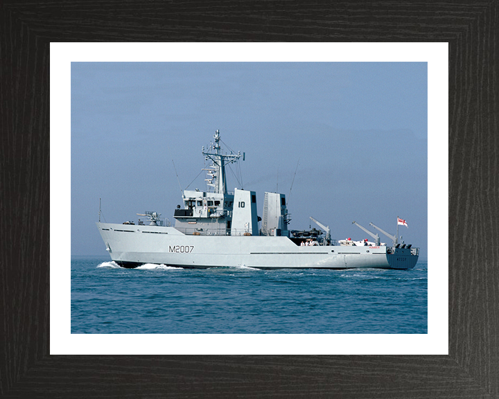 HMS Humber M2007 Royal Navy River class minesweeper Photo Print or Framed Print - Hampshire Prints