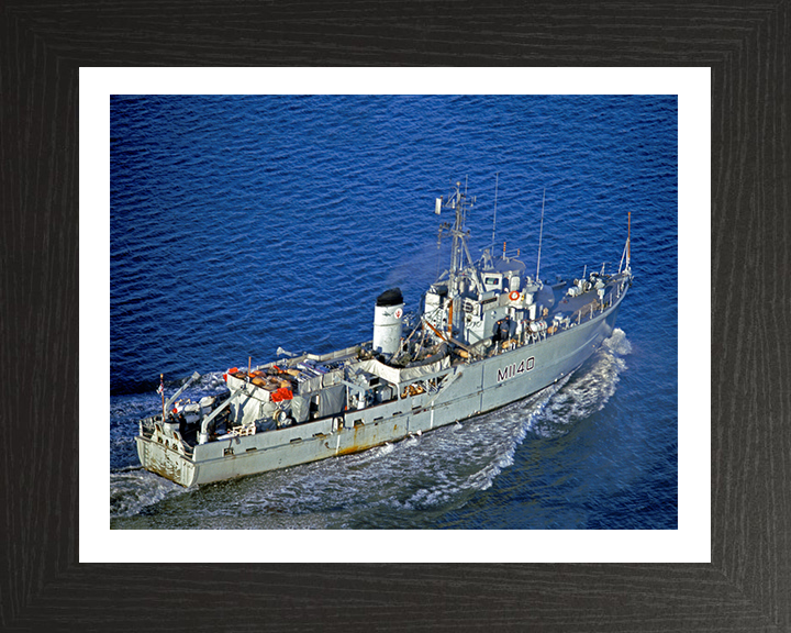 HMS Gavinton M1140 Royal Navy Ton Class Minesweeper Photo Print or Framed Print - Hampshire Prints