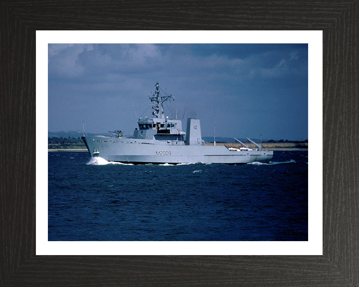 HMS Itchen M2009 Royal Navy River class minesweeper Photo Print or Framed Print - Hampshire Prints