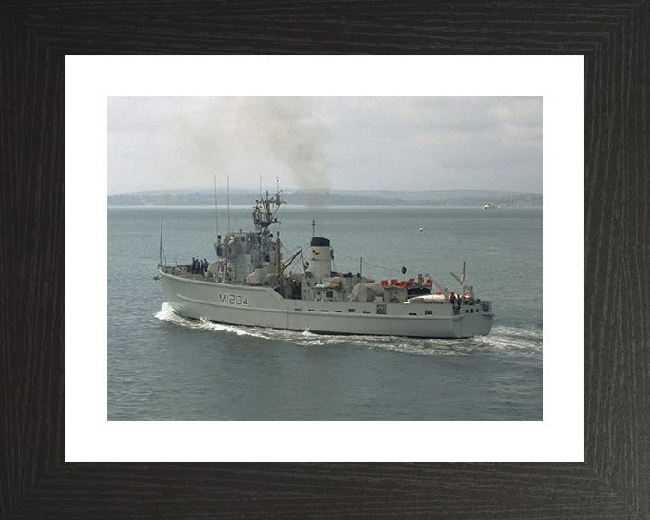 HMS Stubbington M1204 Royal Navy Ton class minesweeper Photo Print or Framed Print - Hampshire Prints