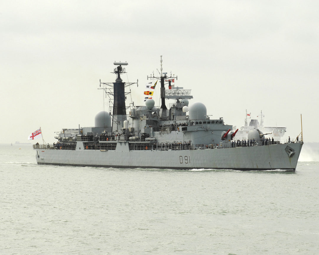 HMS Nottingham D91 Royal Navy Type 42 destroyer Photo Print or Framed Print - Hampshire Prints