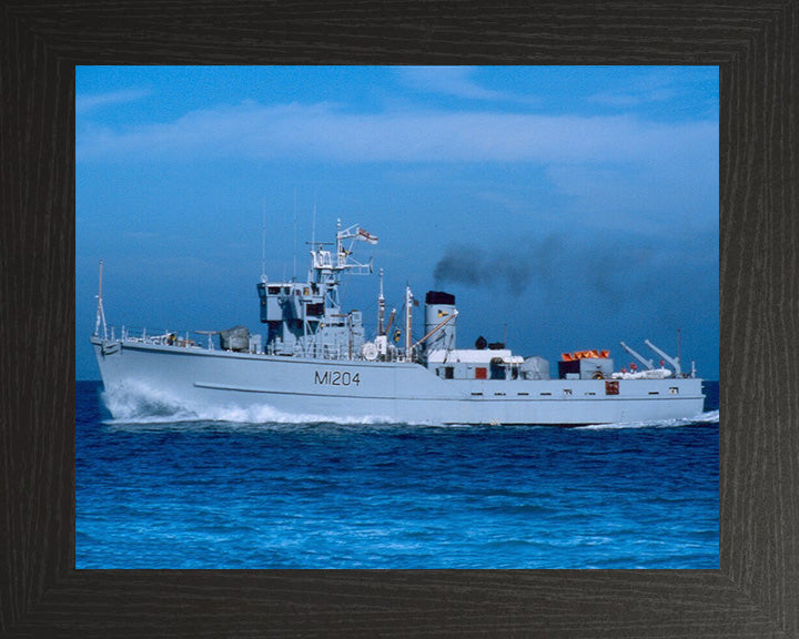 HMS Stubbington M1204 Royal Navy Ton class minesweeper Photo Print or Framed Print - Hampshire Prints