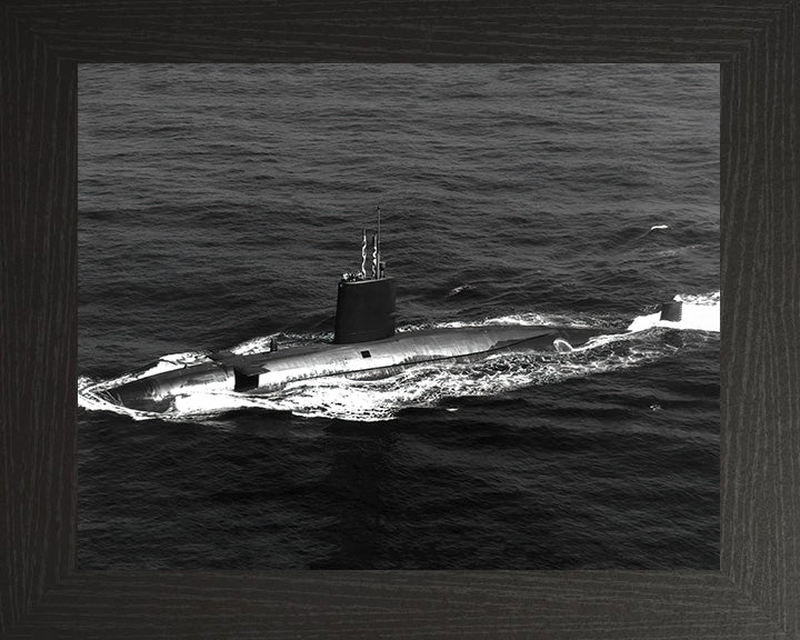 HMS Valiant S102 Submarine | Photo Print | Framed Print | Valiant Class | Royal Navy - Hampshire Prints