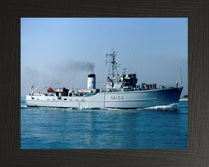 HMS Kellington M1154 | Photo Print | Framed Print | Ton Class | Minesweeper | Royal Navy