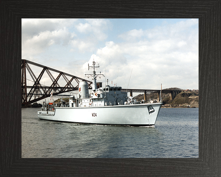 HMS Middleton M34 | Photo Print | Framed Print | Hunt Class | Mine Warfare Vessel | Royal Navy