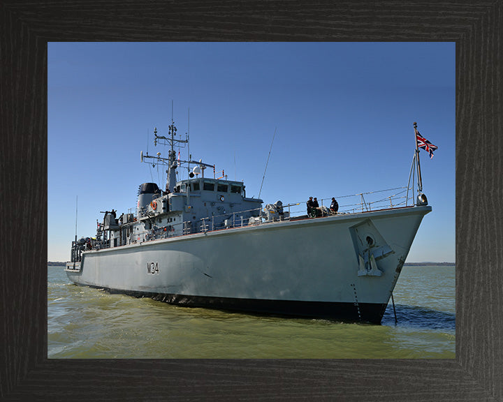 HMS Middleton M34 Royal Navy Hunt class mine countermeasures vessel Photo Print or Framed Print - Hampshire Prints