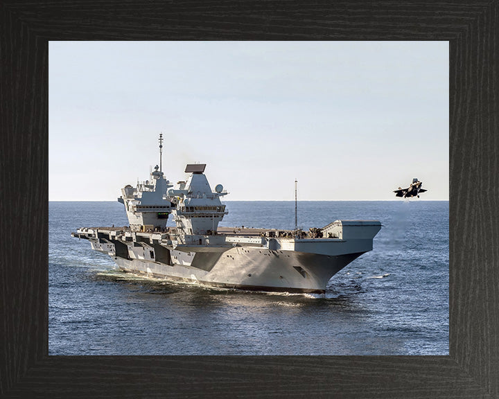 HMS Queen Elizabeth R08 | Photo Print | Framed Print | Queen Elizabeth Class | Aircraft Carrier | Royal Navy - Hampshire Prints