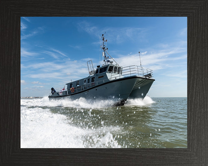 HMS Magpie H130 | Photo Print | Framed Print | Coastal Survey Vessel | Royal Navy - Hampshire Prints