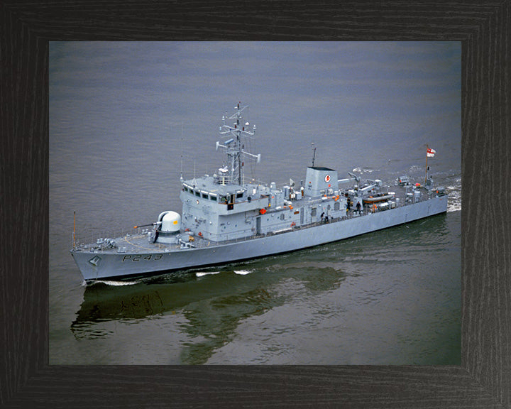 HMS Swift P243 Royal Navy Peacock Class Patrol Vessel Photo Print or Framed Print - Hampshire Prints