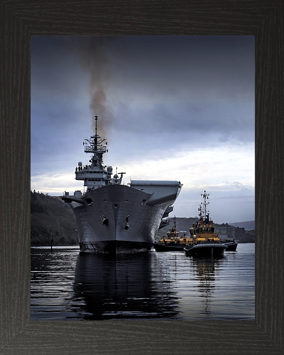 HMS Illustrious R06 | Photo Print | Framed Print | Invincible Class | Aircraft Carrier | Royal Navy - Hampshire Prints