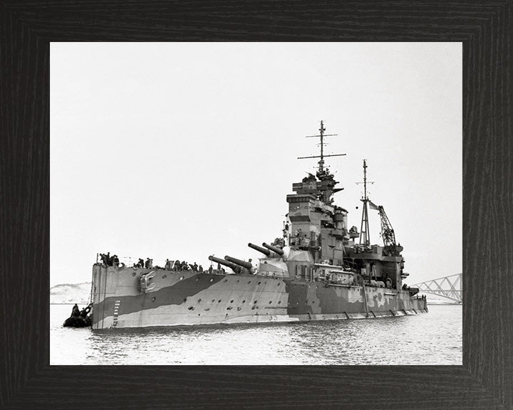 HMS Queen Elizabeth (1913) Royal Navy Queen Elizabeth class battleship Photo Print or Framed Print - Hampshire Prints