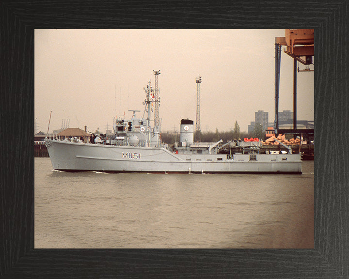 HMS Iveston M1151 Royal Navy Ton Class Minesweeper Photo Print or Framed Print - Hampshire Prints