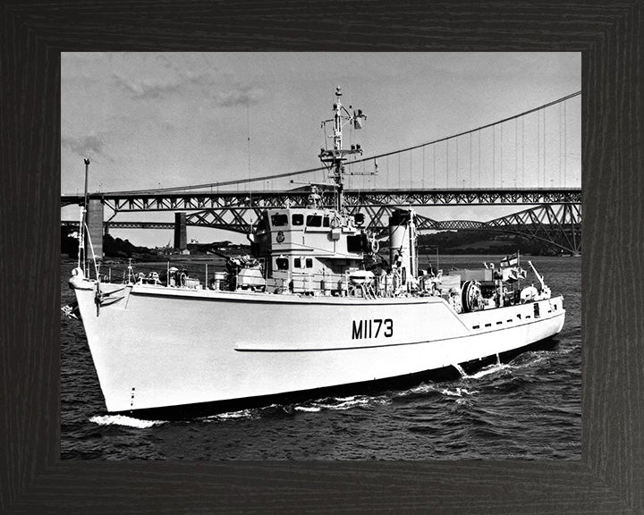 HMS Pollington M1173 | Photo Print | Framed Print | Ton Class | Minesweeper | Royal Navy - Hampshire Prints