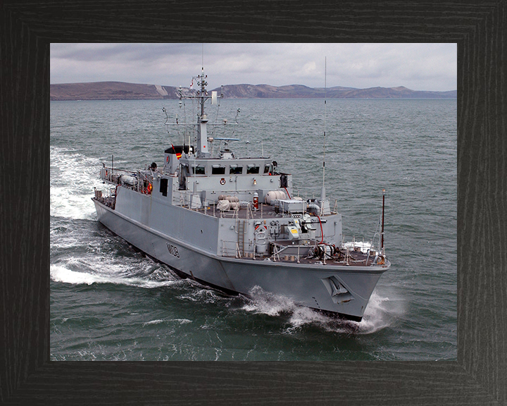 HMS Grimsby M108 Royal Navy Sandown class minehunter Photo Print or Framed Print - Hampshire Prints